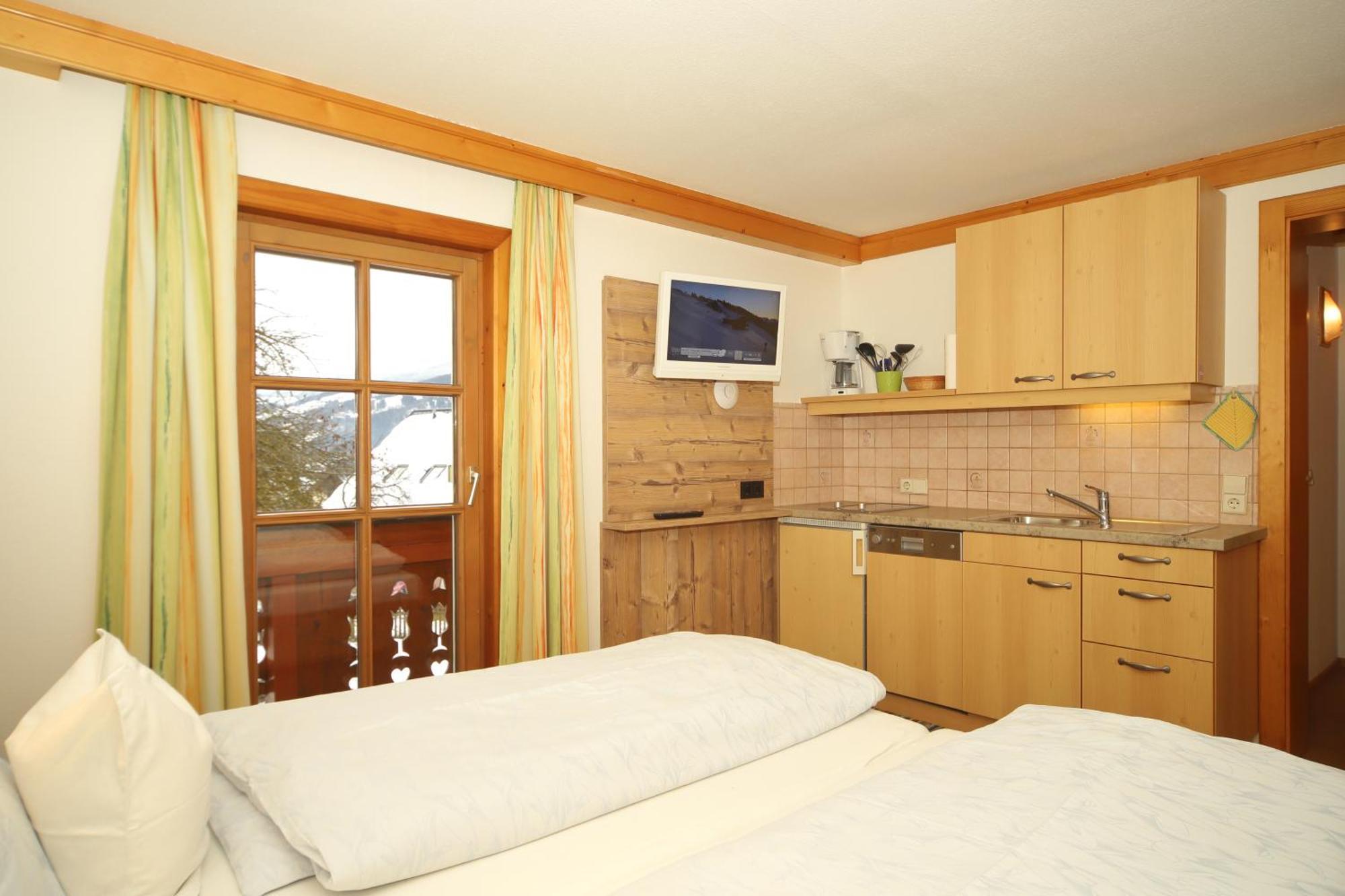 Linarhof Apartment Urlaub Am Bio Bauernhof Haus im Ennstal Room photo